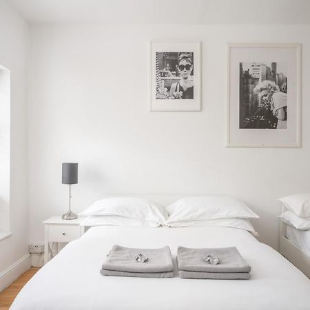 Soho & Covent Garden Apartment, Sleeps 3 London Bagian luar foto