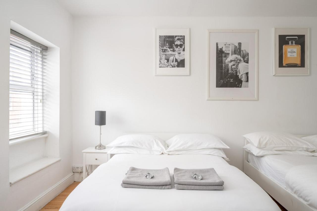 Soho & Covent Garden Apartment, Sleeps 3 London Bagian luar foto