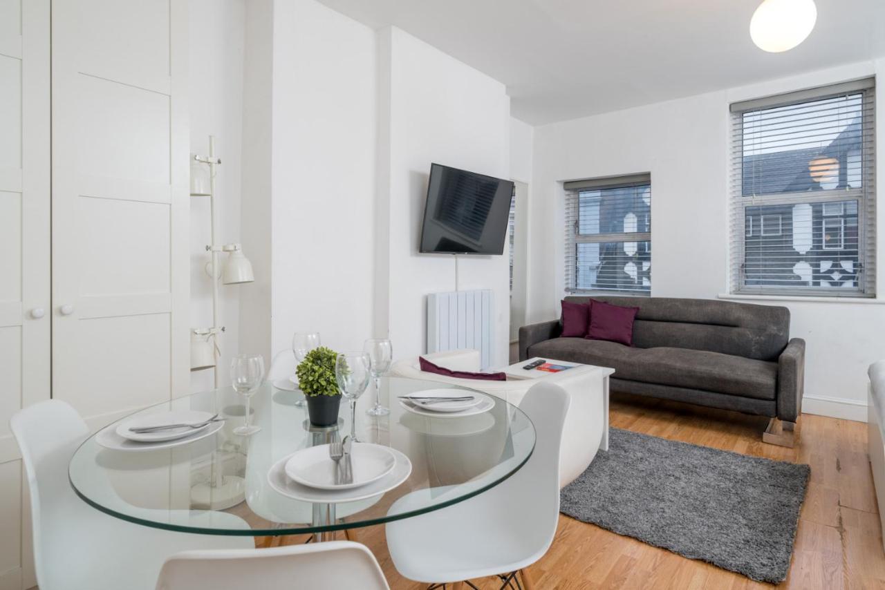 Soho & Covent Garden Apartment, Sleeps 3 London Bagian luar foto