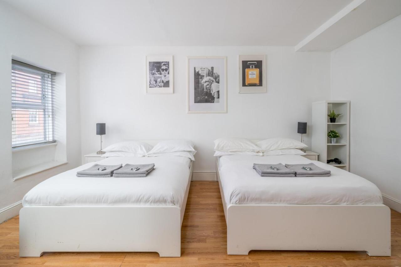 Soho & Covent Garden Apartment, Sleeps 3 London Bagian luar foto