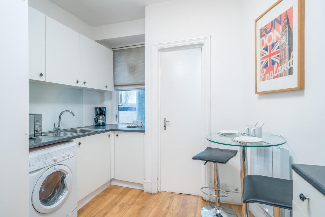 Soho & Covent Garden Apartment, Sleeps 3 London Bagian luar foto