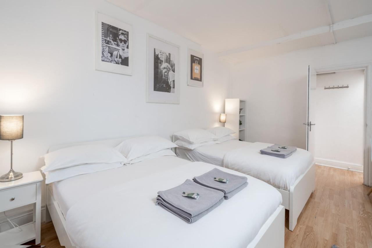 Soho & Covent Garden Apartment, Sleeps 3 London Bagian luar foto